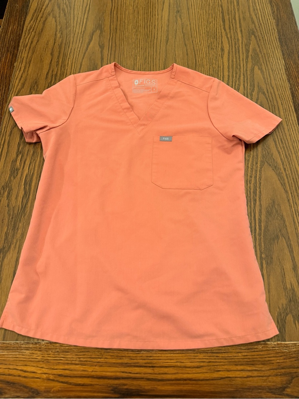 FIGS V-Neck Scrub Top - Coral Pink